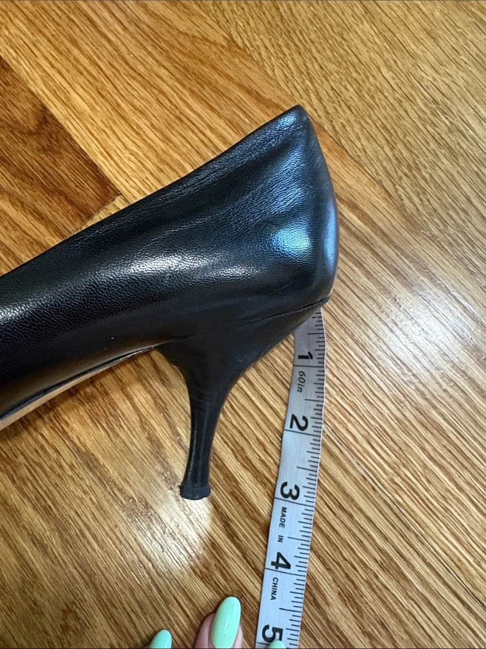 Anne Klein genuine leather Black Pointed Toe Kitten Heel Pumps subtle pleats 9